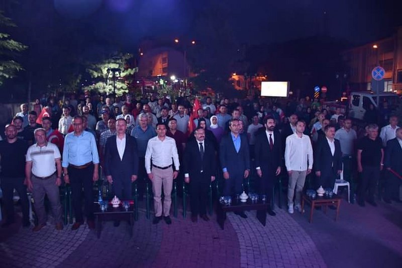 İLÇEMİZDE “15 TEMMUZ DEMOKRASİ ve MİLLİ BİRLİK GÜNÜ” COŞKU İÇİNDE KUTLANDI