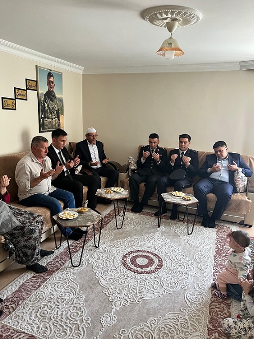 Kaymakamımız Sayın Furkan SEYMAN' nın Şehit Ailelerine Bayram Ziyareti 