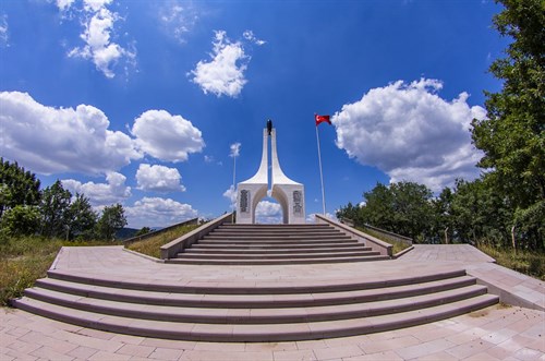 Kaymakam Hasan ÇİÇEK, İlçemizin Düşman İşgalinden Kurtuluşunun 101. Yıl Dönümü Nedeniyle Bir Mesaj Yayımladı